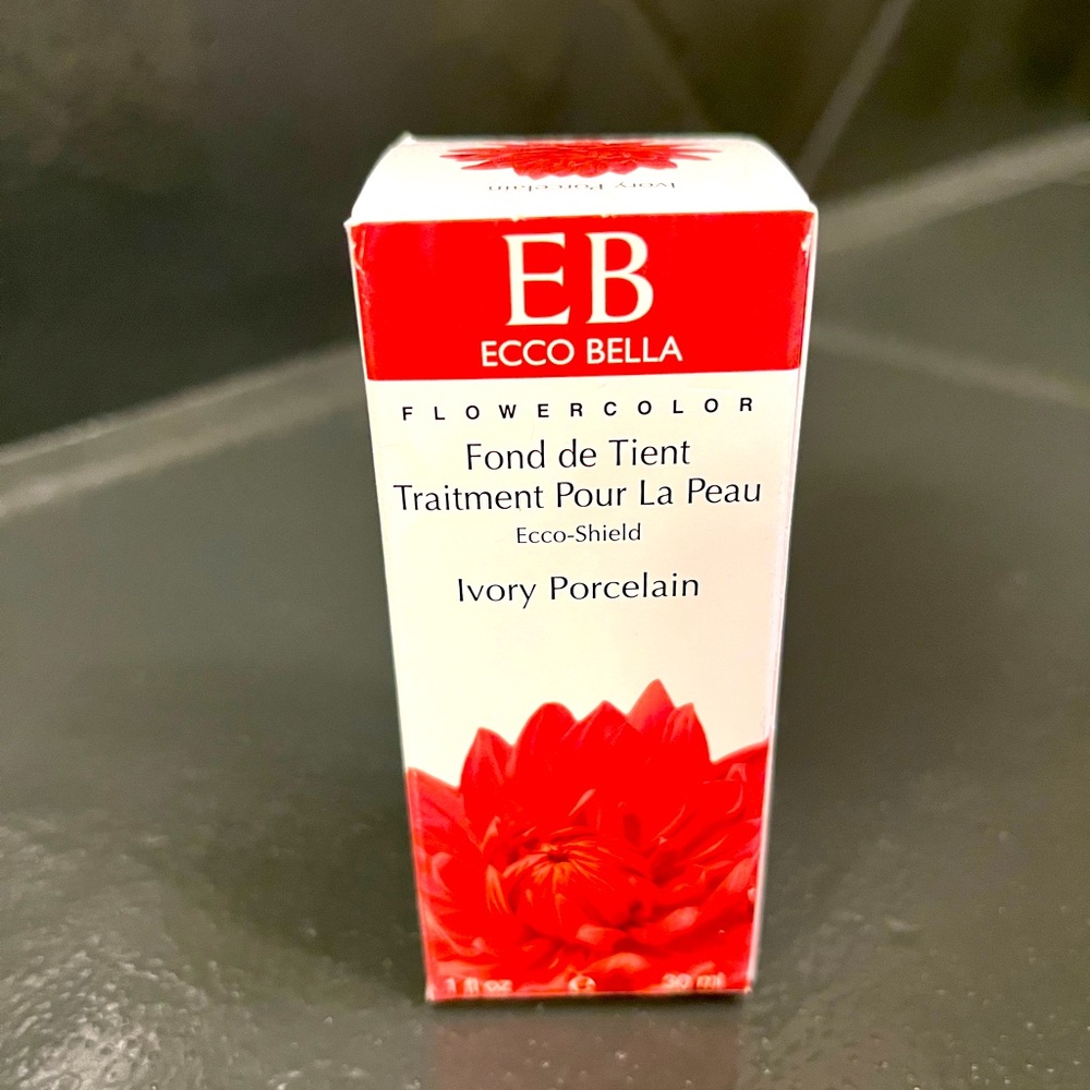 Ecco Bella FlowerColor Foundation  - Ivory Porcelain